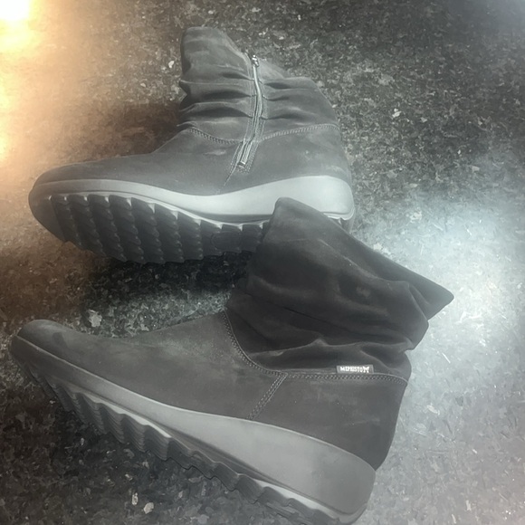 Women's Black Mephisto Ankle Boots - Picture 5 of 8